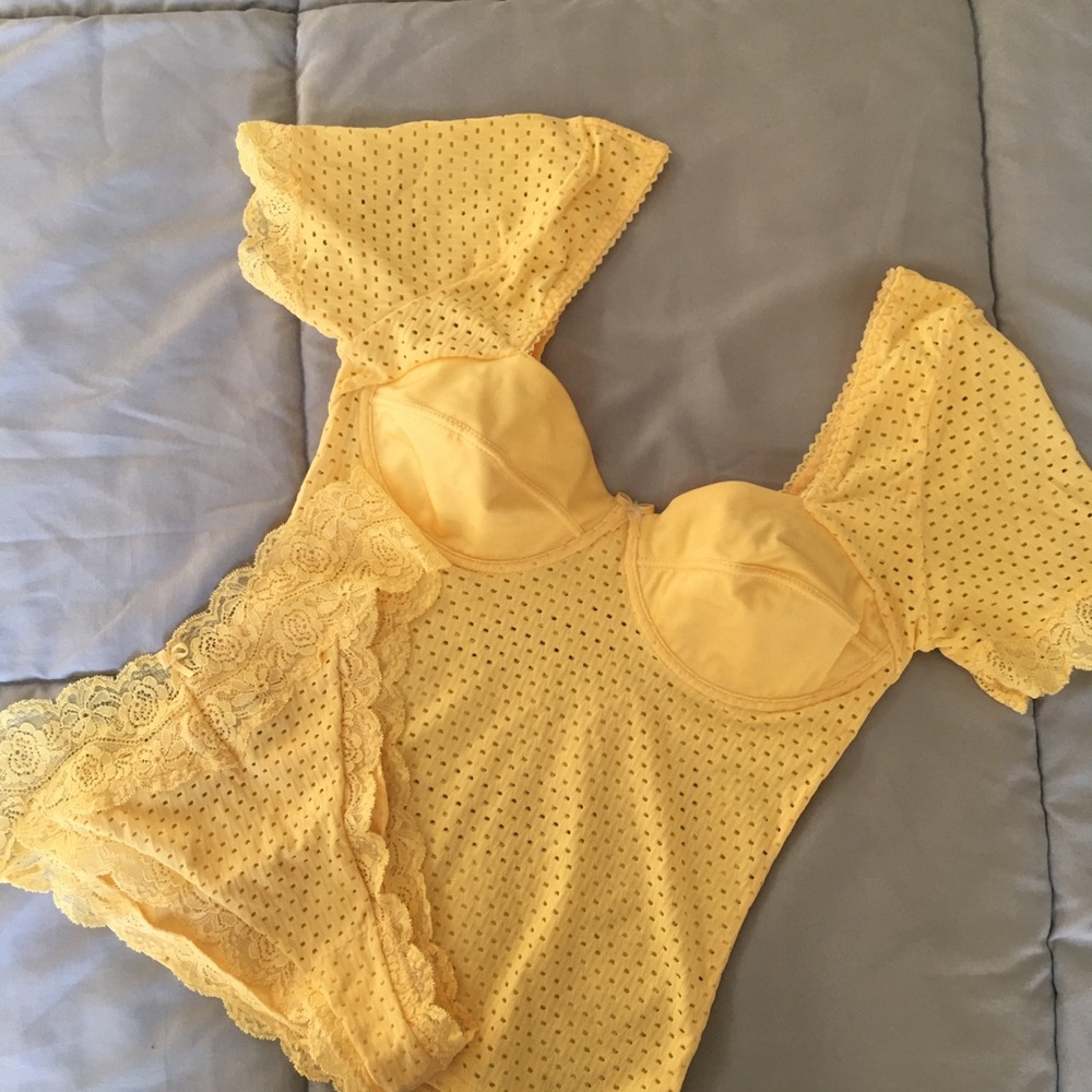 Unique Lingerie Set - image 3